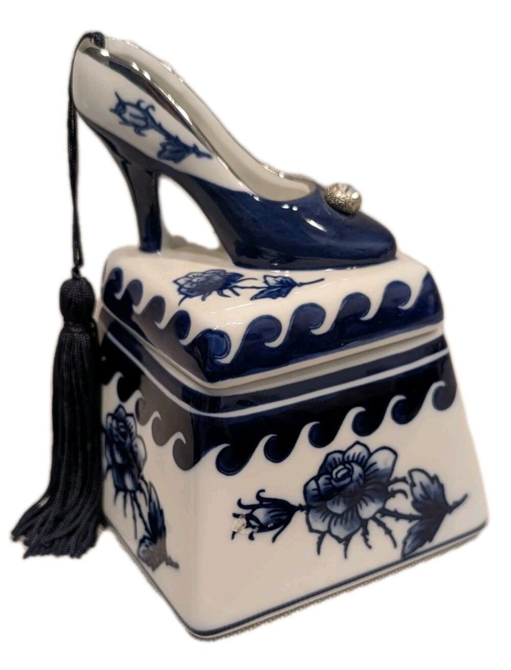 BLUE & WHITE BOMBAY CO CERAMIC TRINKET JEWELRY BOX HIGH HEEL JEWELED SHOE ON LID
